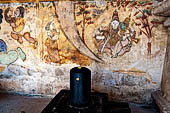 The great Chola temples of Tamil Nadu - The Brihadishwara Temple of Thanjavur. Linga with Nayaka painting on the inside wall of the cloister. 